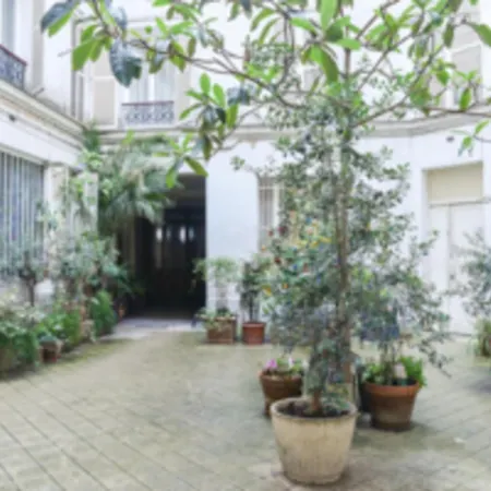 Near The Eiffel Tower * פריז