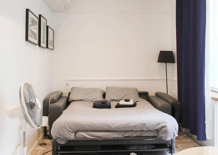 Near The Eiffel Tower * Paris